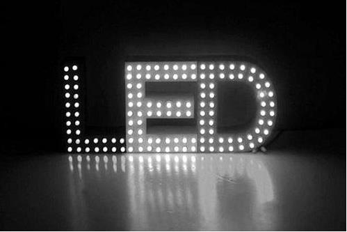 LED行業(yè)發(fā)展快速，2020年預(yù)計滲透率將達到70%??